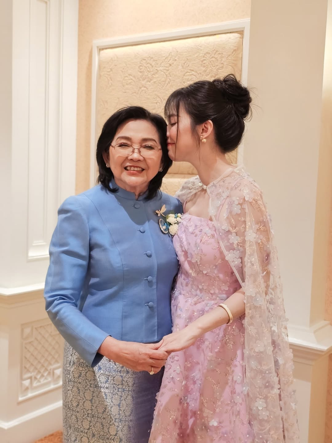 บัว สโรชา และคุณแม่