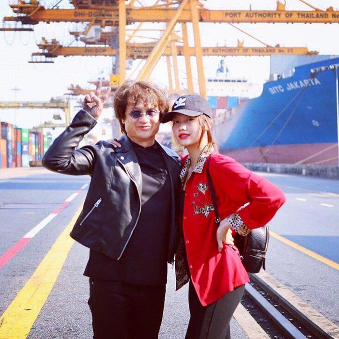 เมทัล สุขขาว