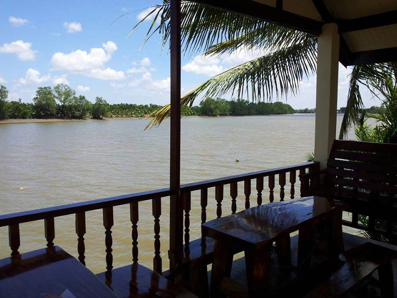 บรรยากาศรอบ ๆ สวนริมน้ำบางปะกง รีสอร์ท