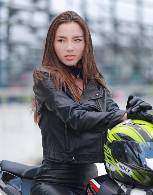 เทีย เดอะเฟซ ประวัติ