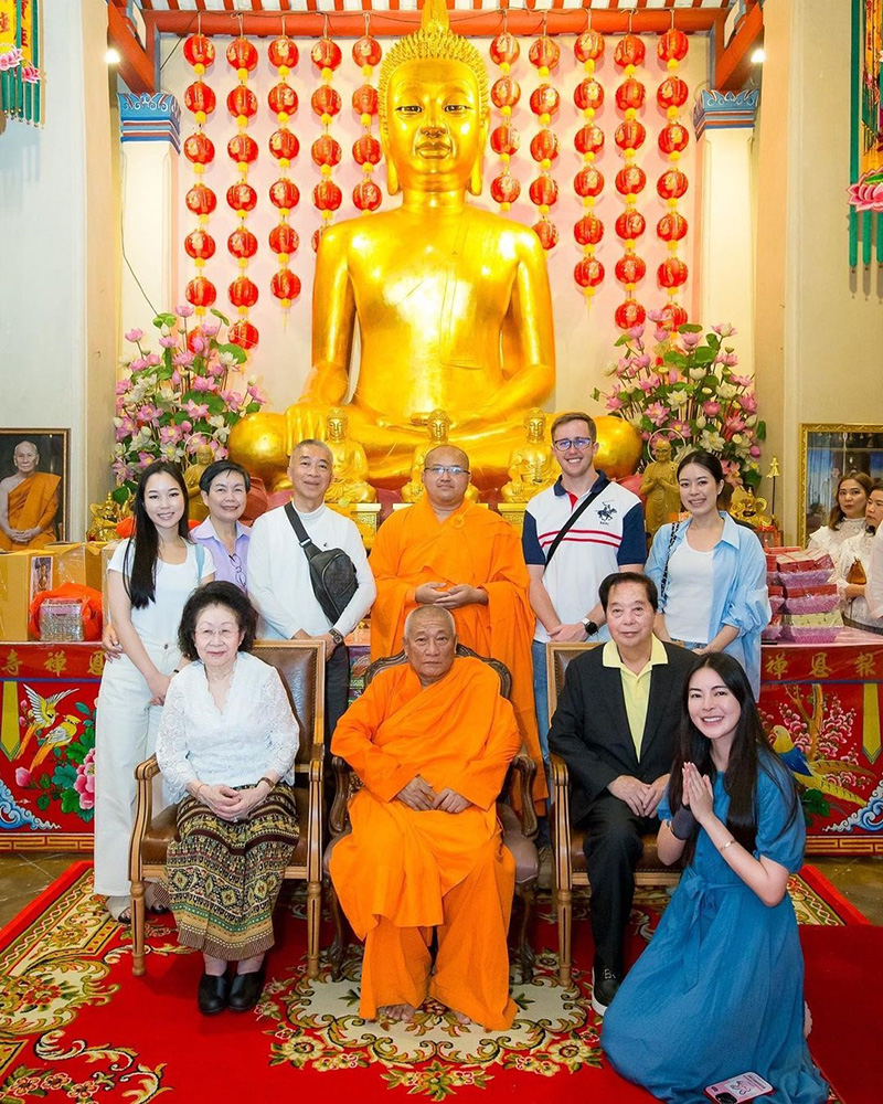 เอวา ปวรวรรณ วีระภุชงค์
