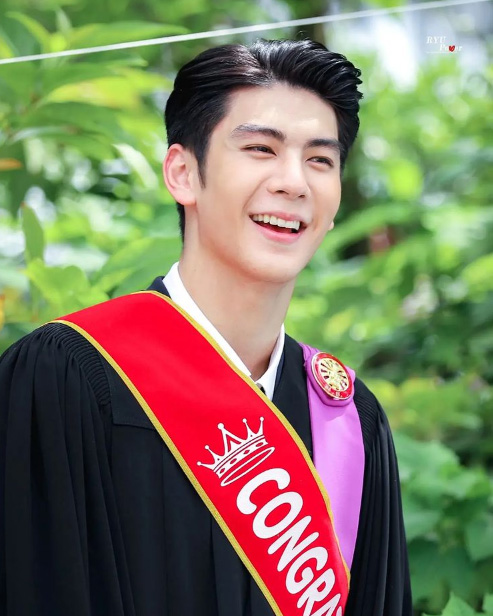 ดารารับปริญญา