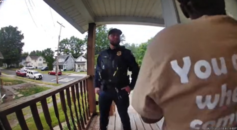 ยัดศพท้ายรถ