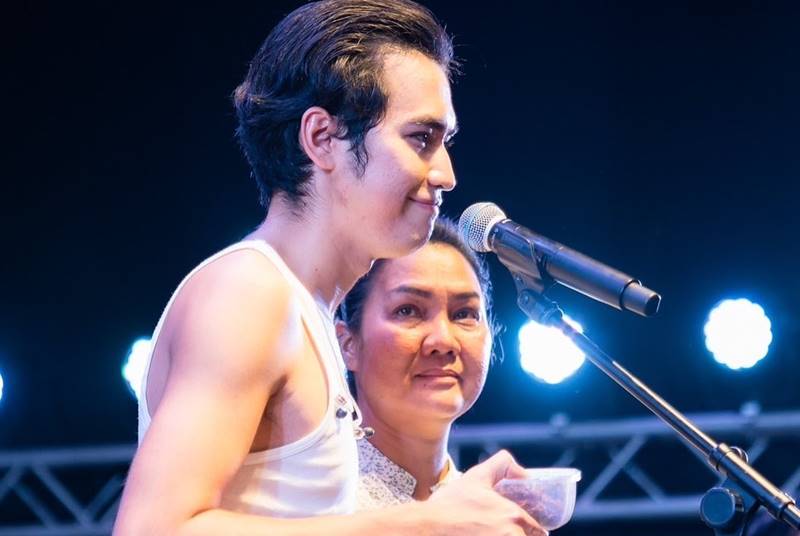 โจอี้ ภูวศิษฐ์ ซึ้ง คุณแม่มาเซอร์ไพรส์บนเวที บิ๊กเมาน์เท่น