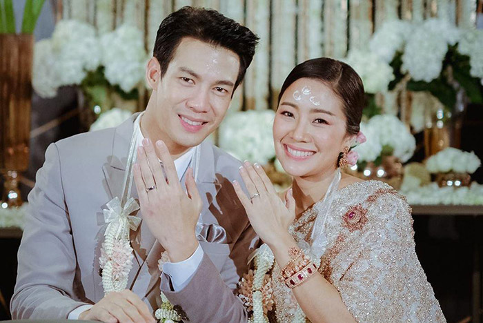 แหวนหมั้น แหวนแต่งงาน