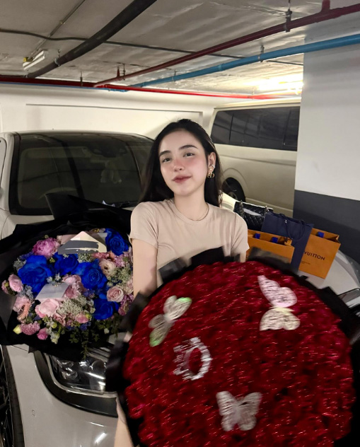 ขนม ศศิกานต์ อดีตภรรยา ครูเต้ย อภิวัฒน์ สาวสวยดีกรีดาวมหาวิทยาลัย ที่เพิ่งเปิดตัวรักใหม่