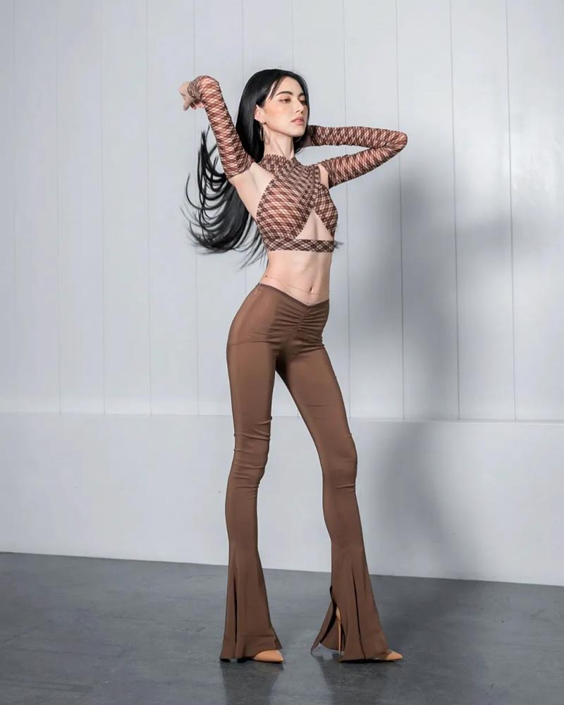 ใหม่ ดาวิกา