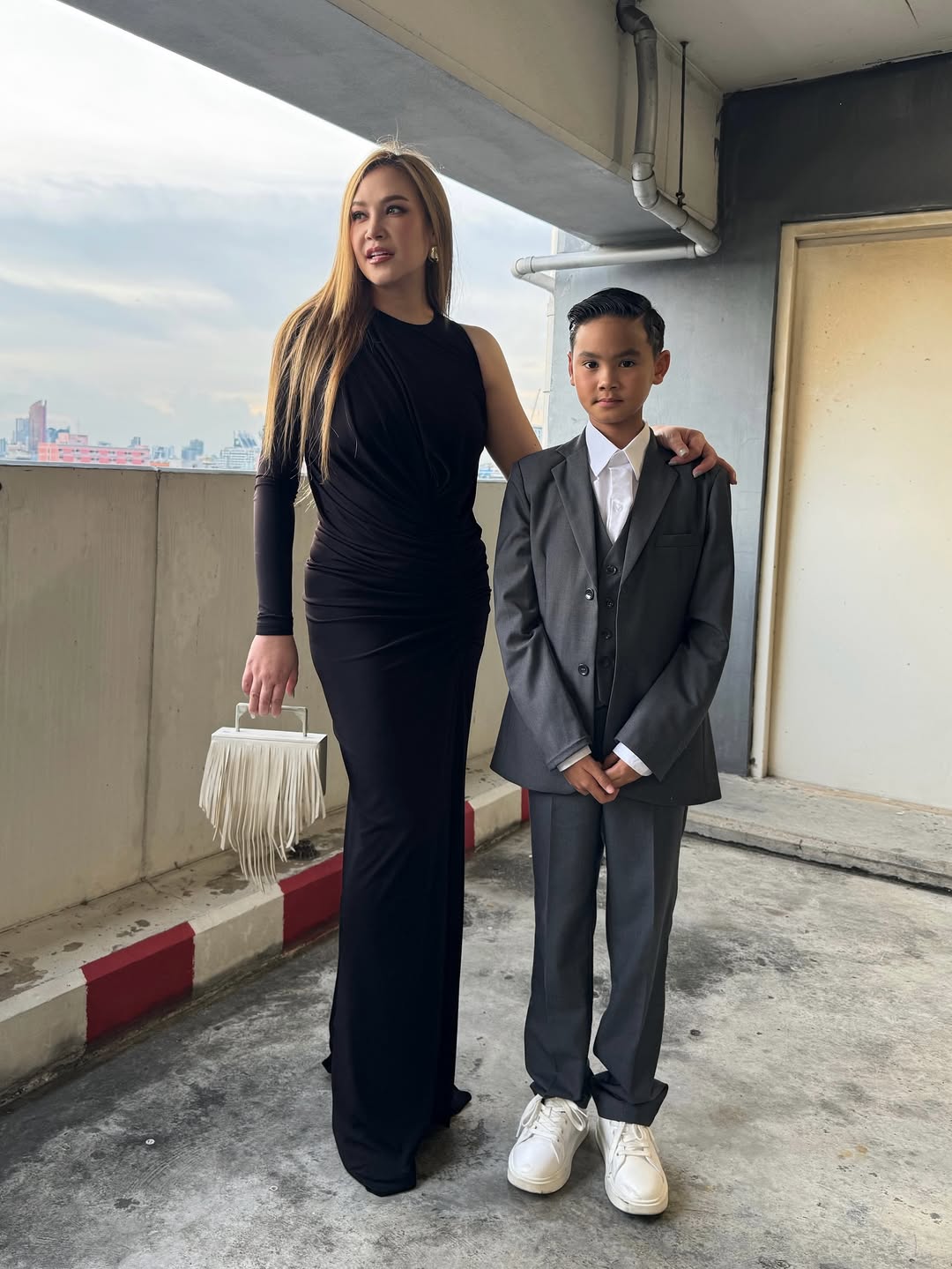 ทาทา ยัง