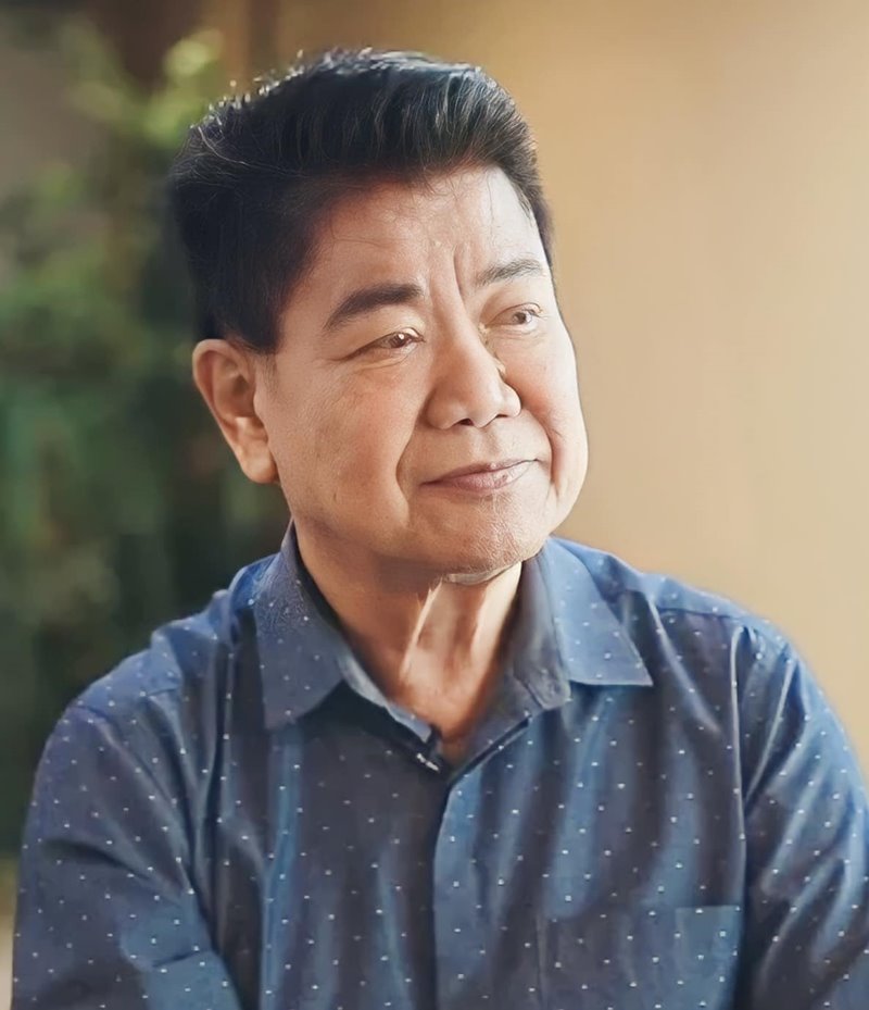 ครูชลธี ธารทอง