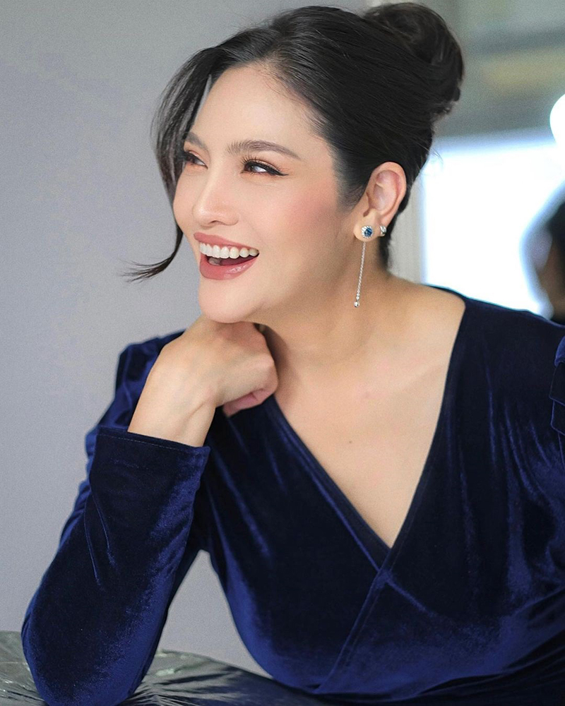 อรอนงค์ ปัญญาวงศ์ ดาราชุดว่ายน้ำ