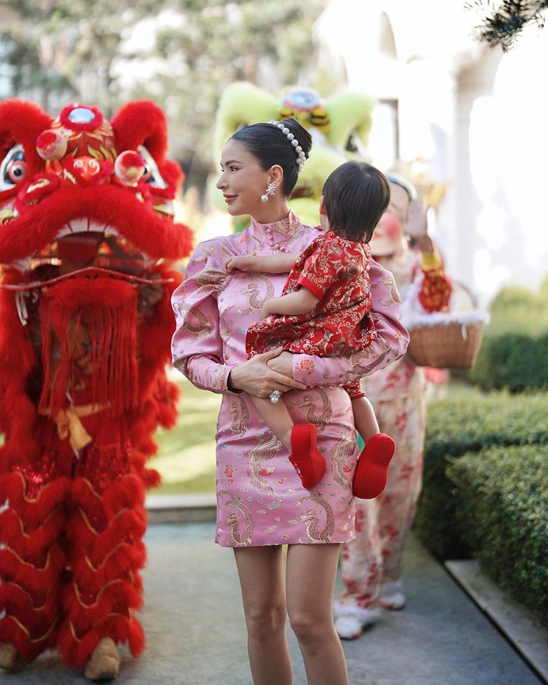 กรณ์ ศรีริต้า พาลูกฉลองตรุษจีนพร้อมหน้า ครอบครัว ณรงค์เดช 