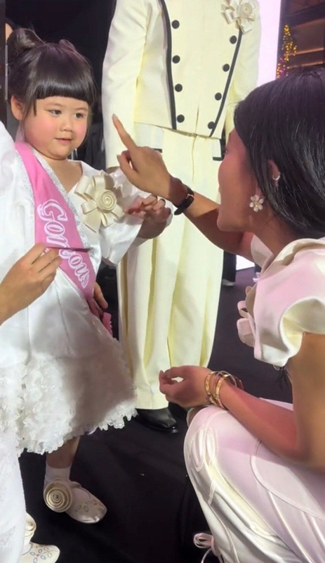 เปิดโมเมนต์น่ารัก เจ้าฟ้าสิริวัณณวรีฯ ตรัสกับ น้องแอบิเกล