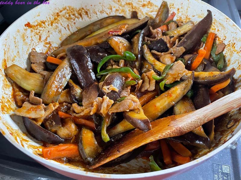 มะเขือม่วงผัดพริกเสฉวน