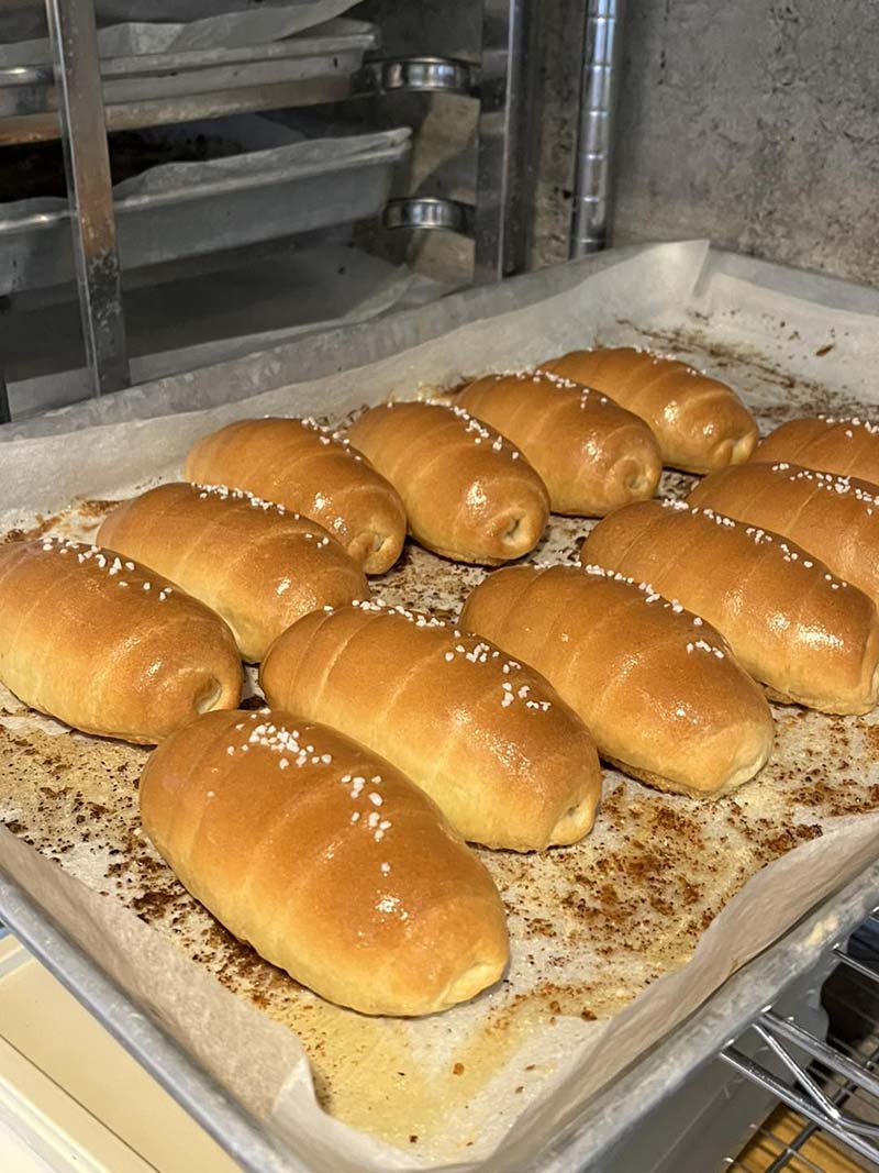 LoafyCo Bakery House ลาซาล