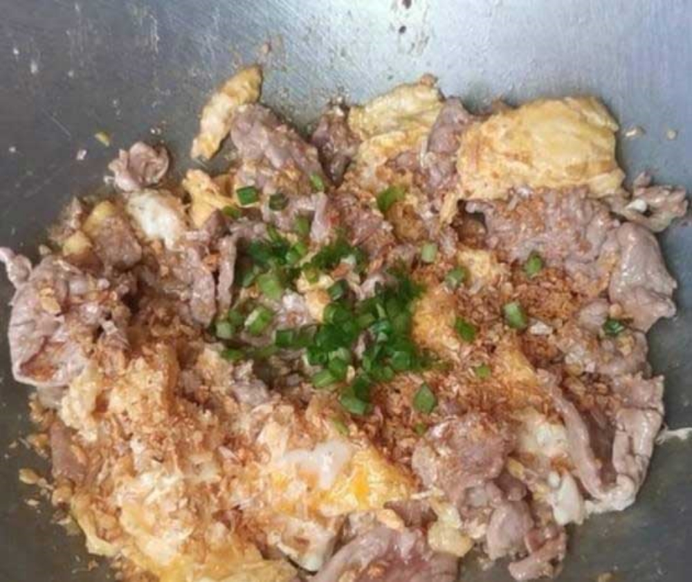 สูตรหมูกระเทียมผัดไข่