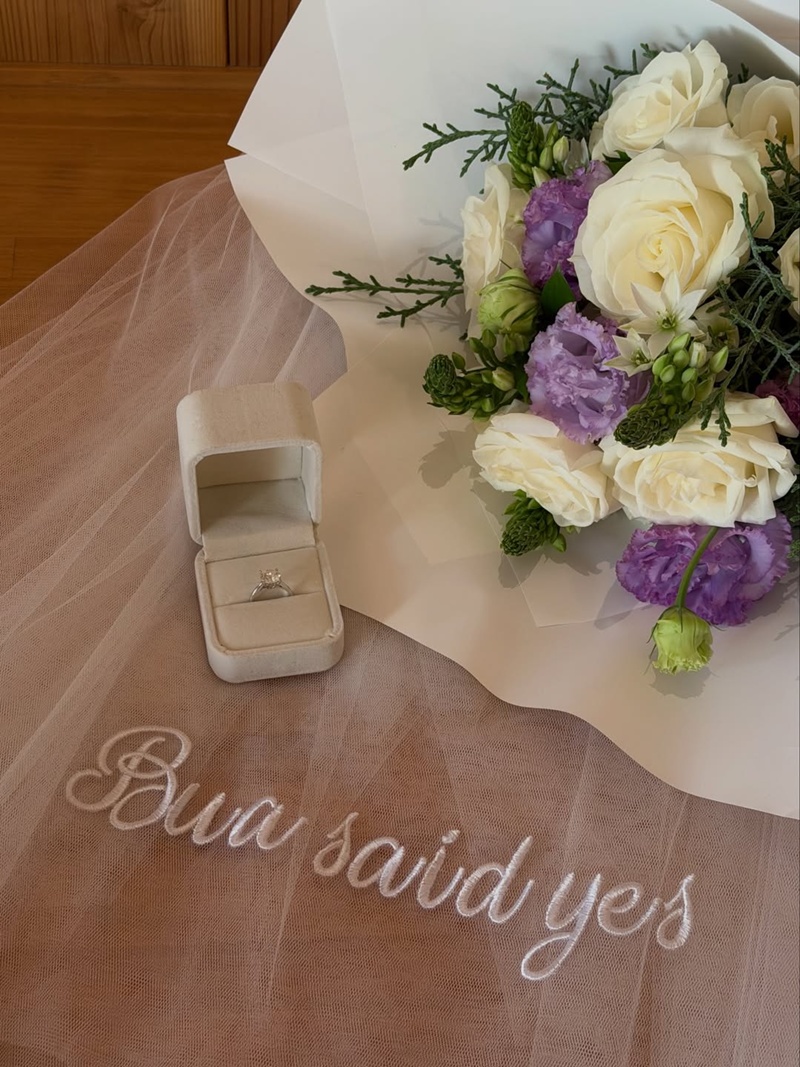 บัว นลินทิพย์ โพสต์ขอบคุณหลังถูก วิน วีระพันธ์ ขอแต่งงาน