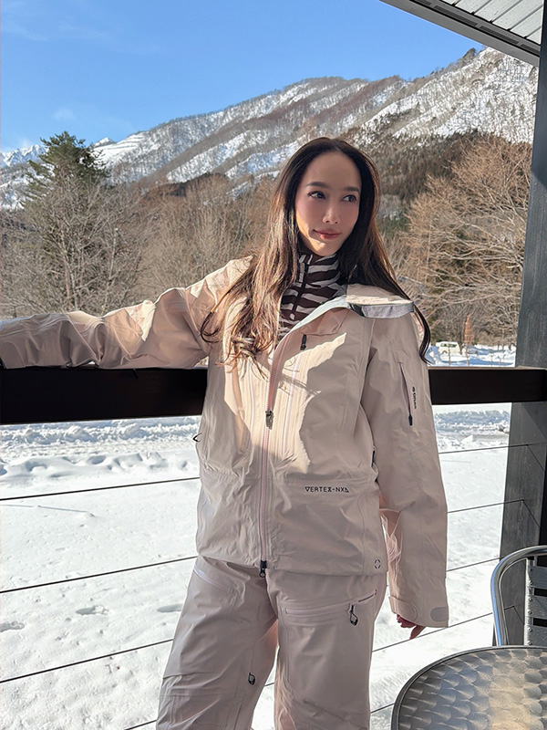 อั้ม พัชราภา สลัดผ้าแช่ออนเซ็นกลางหิมะ