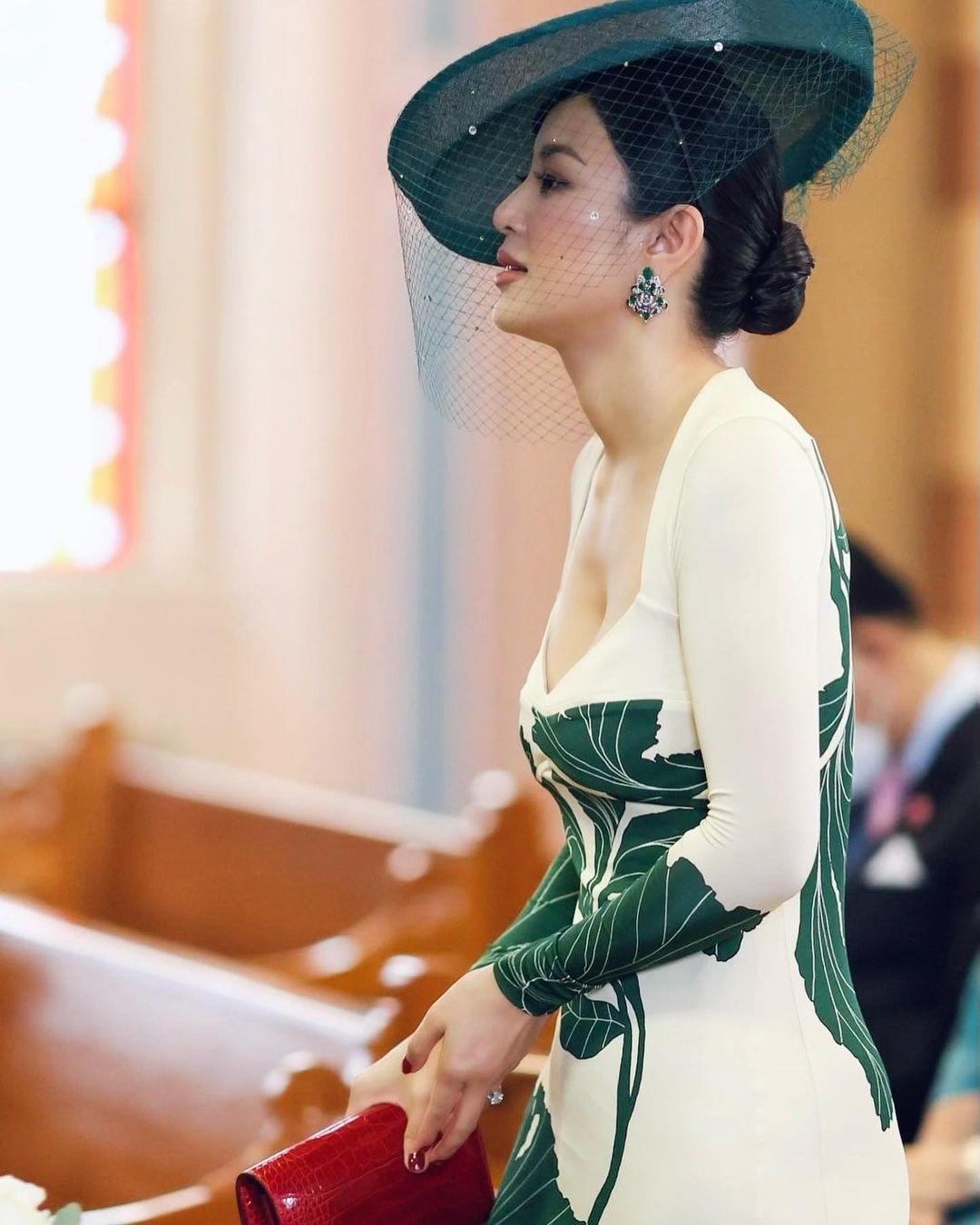 เอมมี่ มรกต 