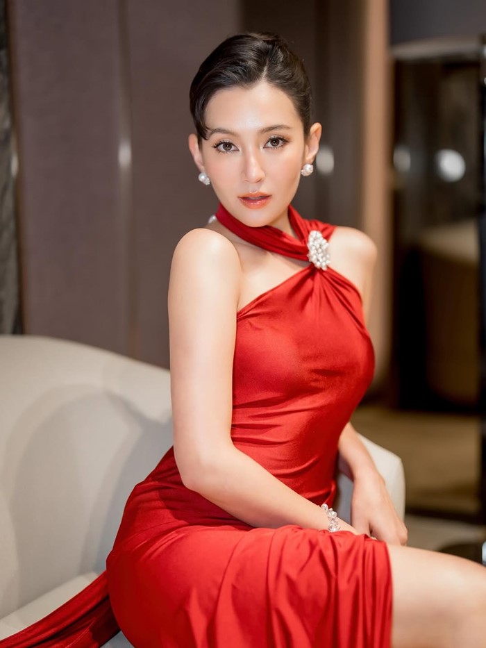  เบลล่า ราณี ลุคล่าสุดใส่ชุดเดรสแดง โชว์เซ็กซี่ สวย เลอค่าดุจนางพญา  