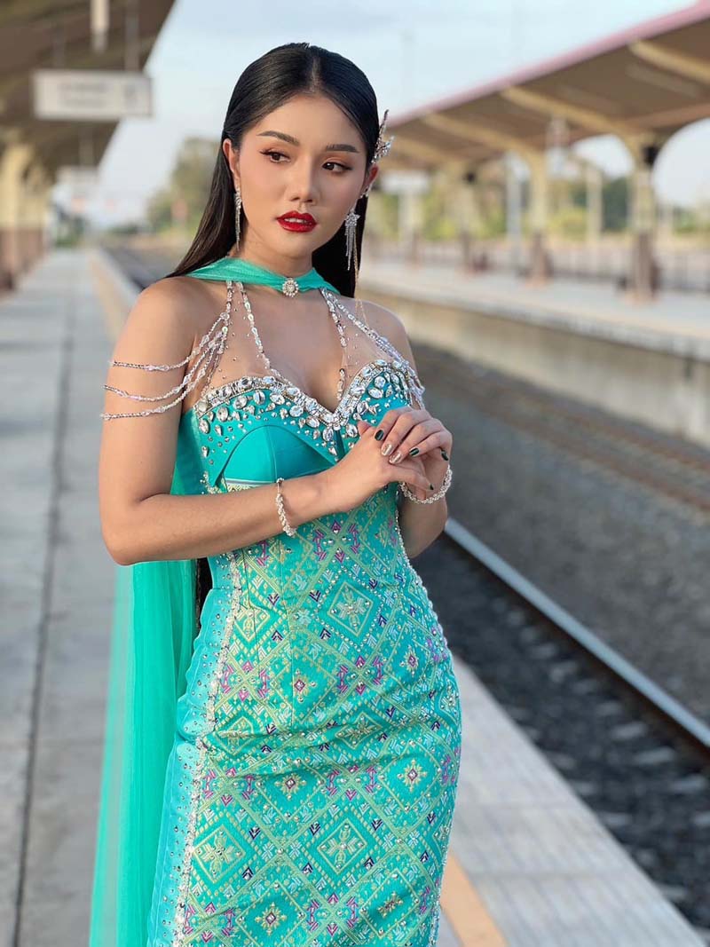 แพรวพราว แสงทอง