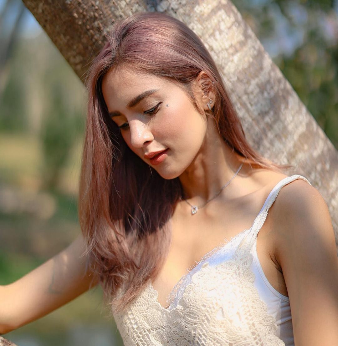 อุ้ม ลักขณา