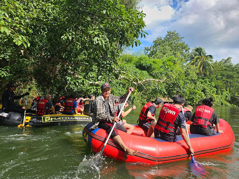 ที่พักแก่งกระจาน มีเครื่องเล่น ณัฐพล รีสอร์ท