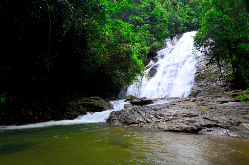 น้ำตกรามัญ จังหวัดพังงา