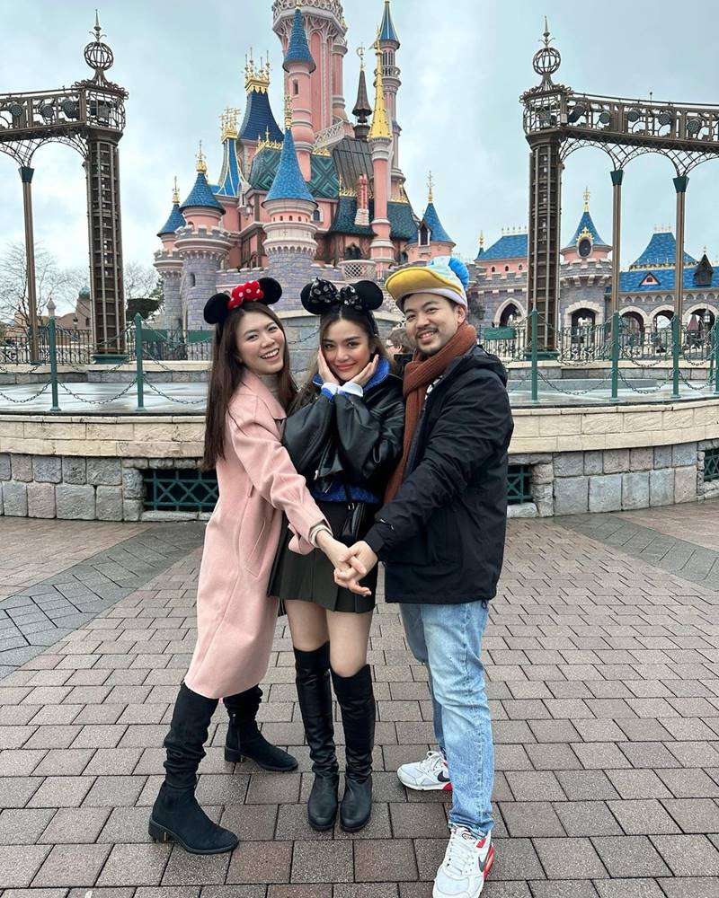 ปราง กัญญ์ณรัณ เที่ยวปารีส