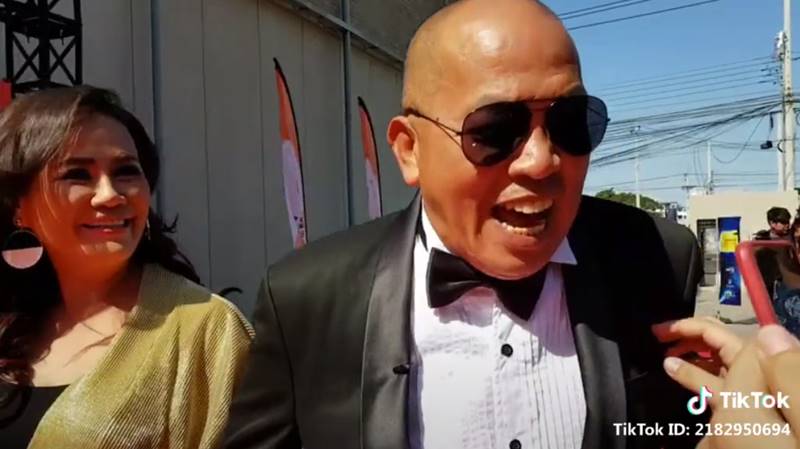  น้าค่อม ชวนชื่น