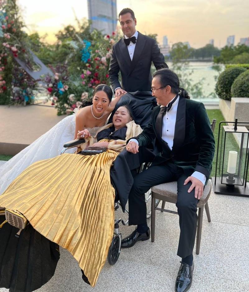 คุณหญิงแมงมุม, ม.ร.ว.ศรีคำรุ้ง ยุคล, นายพลดอลล่าร์