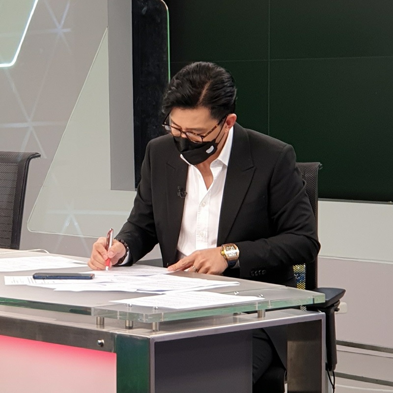 หนุ่ม กรรชัย