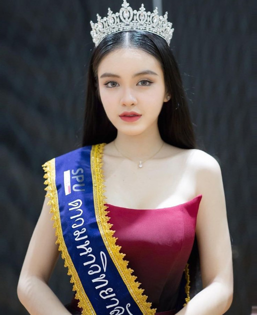 ขนม ศศิกานต์ อดีตภรรยา ครูเต้ย อภิวัฒน์ สาวสวยดีกรีดาวมหาวิทยาลัย ที่เพิ่งเปิดตัวรักใหม่