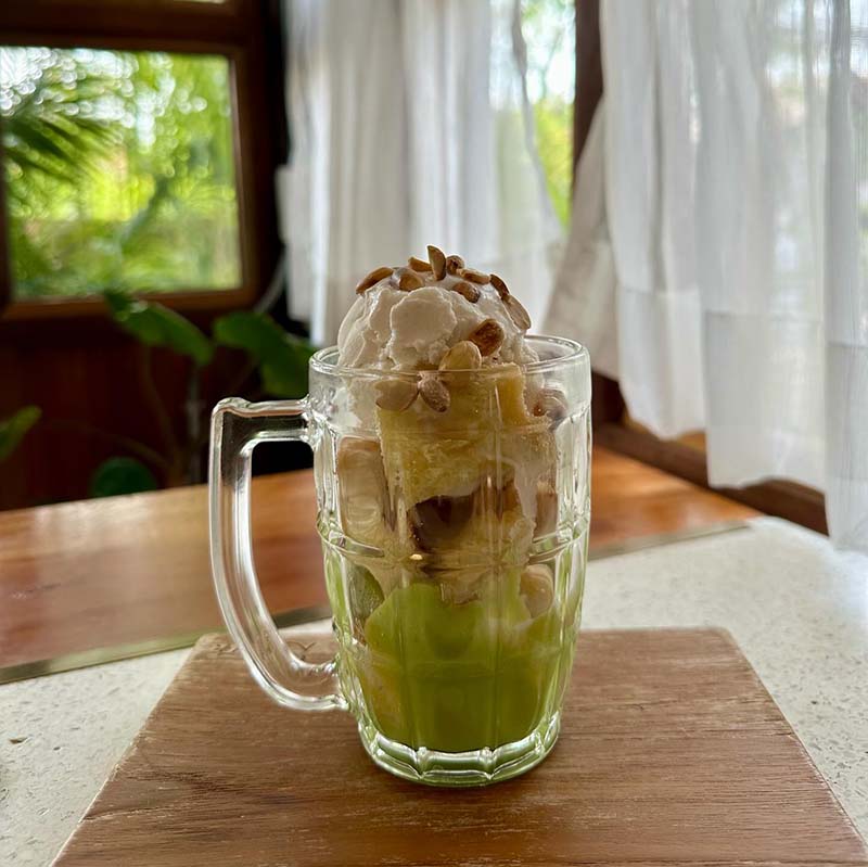 Luk6 Cafe อุบล ไอศกรีมใบเตยหอม