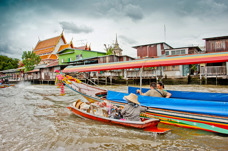 นั่งเรือเที่ยว