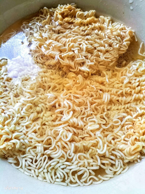 มาม่าผัดขี้เมากุ้ง เมนูผัดขี้เมา อาหารจานเดียว สูตรอาหาร