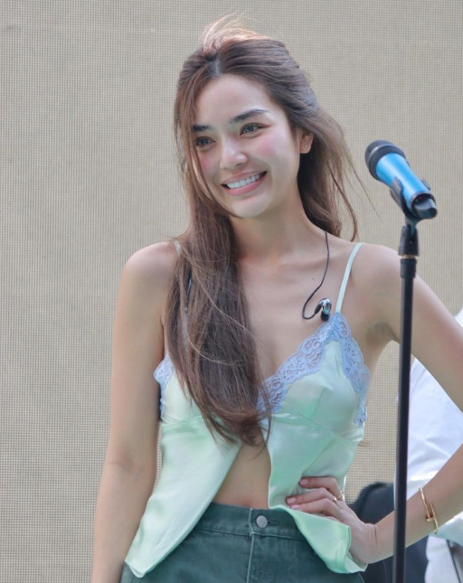 ดาราหน้าสด