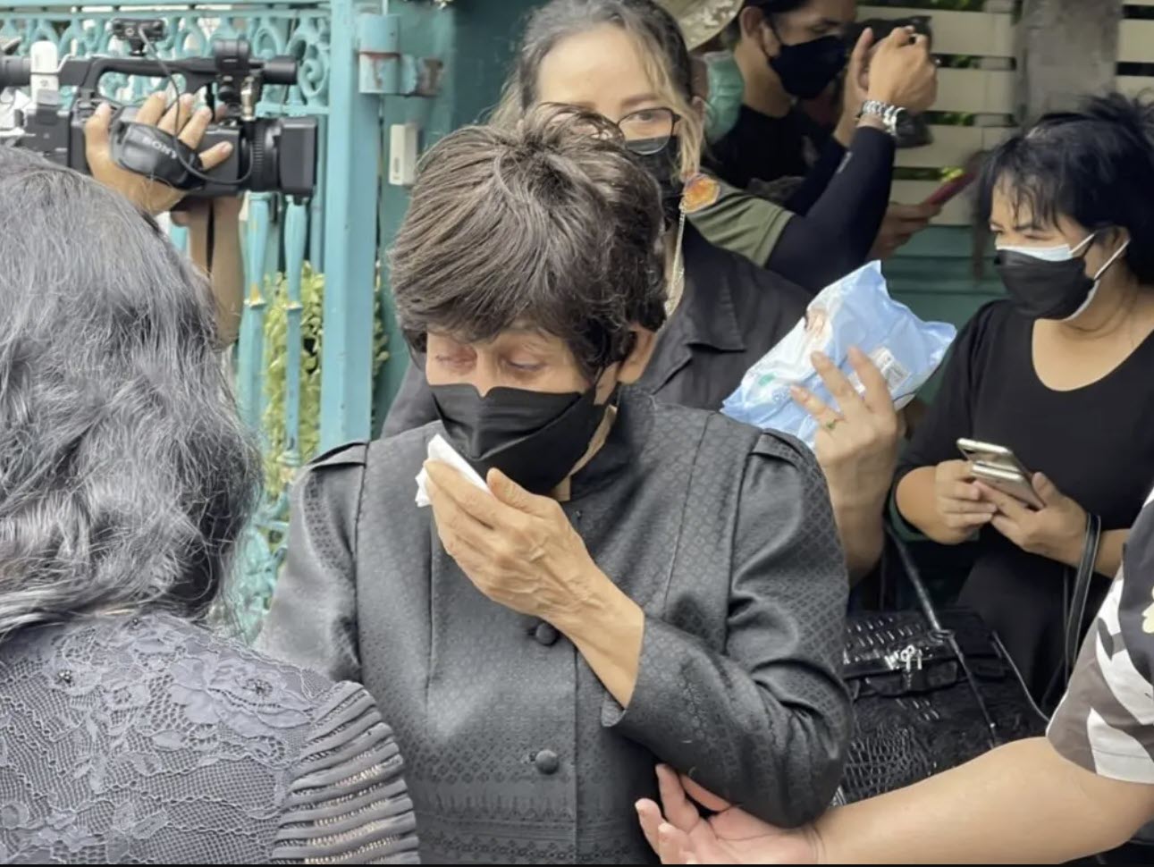  สมบัติ เมทะนี