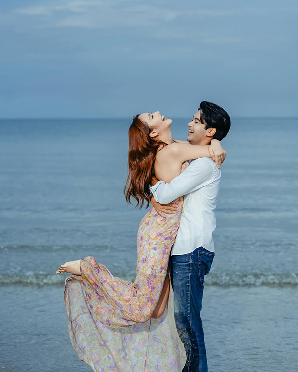 อ๊อฟ ชนะพล ฮาน่า ลีวิส จดทะเบียนสมรส