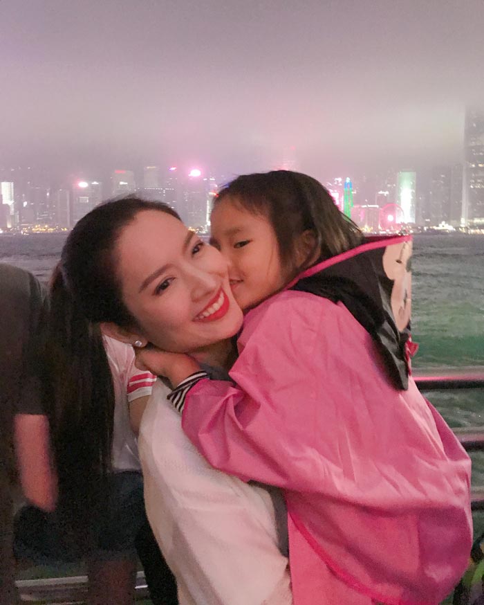 น้องปีใหม่ ลูกสาว แอฟ ทักษอร