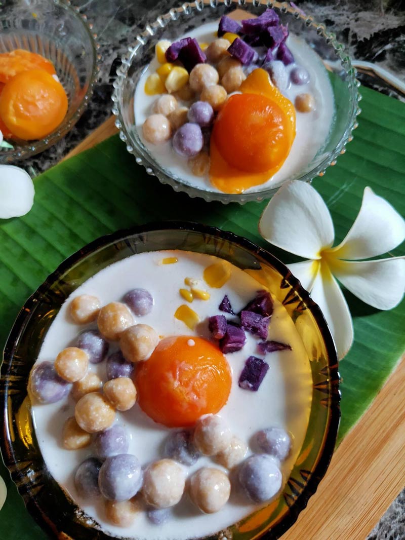 บัวลอยไข่เค็ม