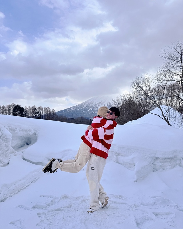 เจมส์ จิรายุ - โฟม เบญจมาศ เผยภาพอัลตราซาวด์เบบี๋อายุ 23 สัปดาห์