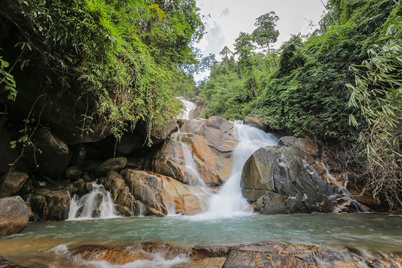 น้ำตกเขาสอยดาว