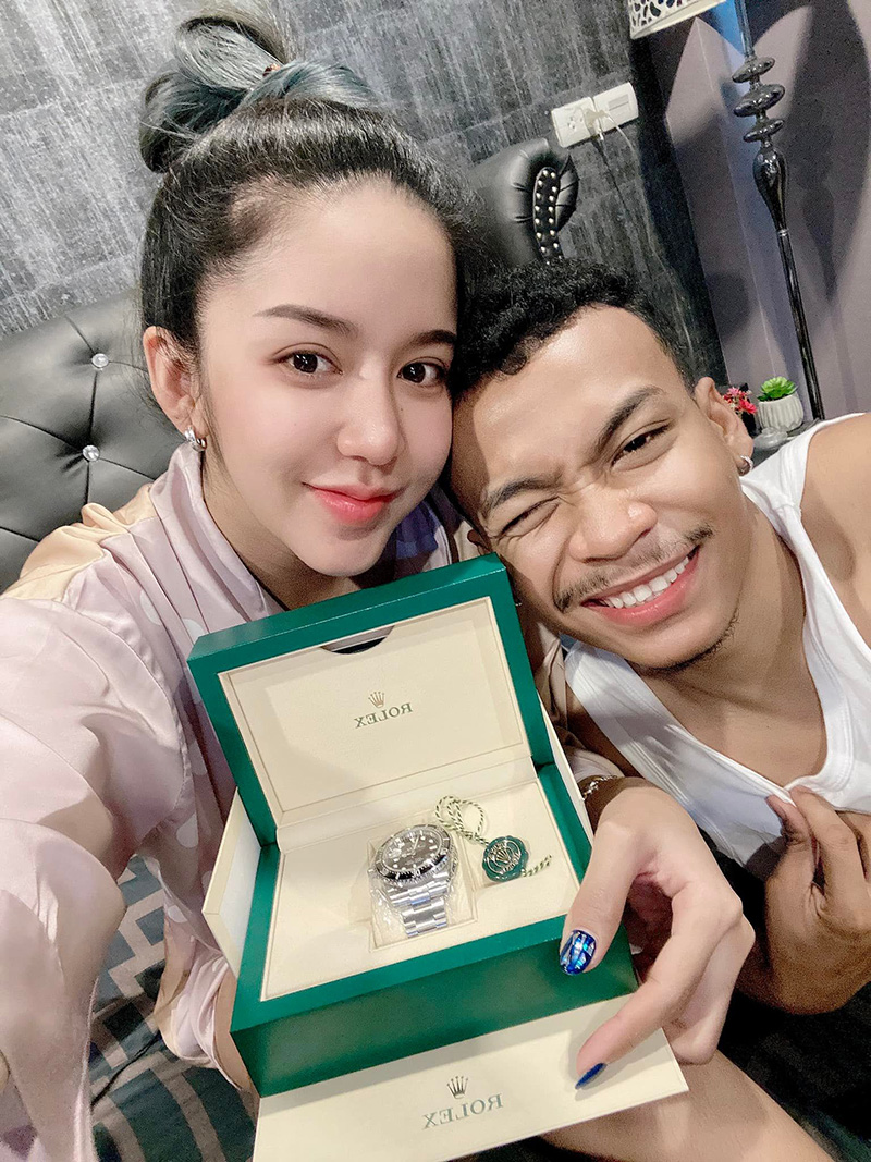 นัส เมียโชค รถแห่