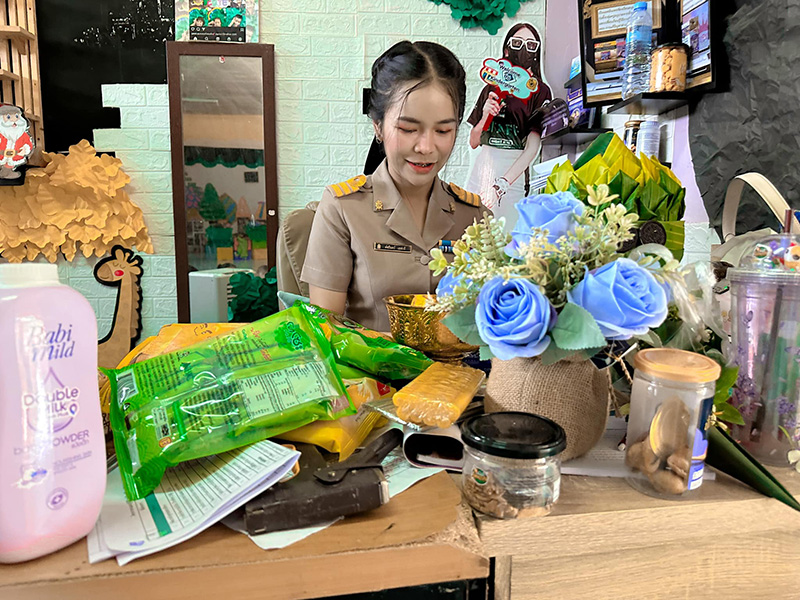 ครูอุ้ม พัชรินทร์ ประวัติ