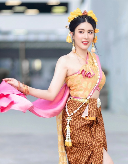 แฟชั่นชุดไทยของสาว ๆ แก๊งคณิกา จากละคร คุณพี่เจ้าขาดิฉันเป็นห่านมิใช่หงส์ สวยทุกลุค