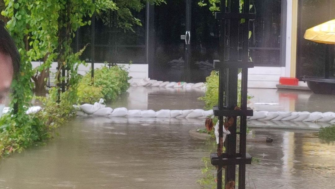 น้ำท่วมบ้านดารา