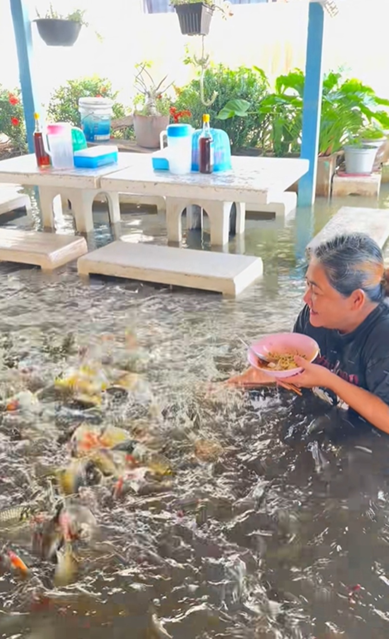 กินก๋วยเตี๋ยว