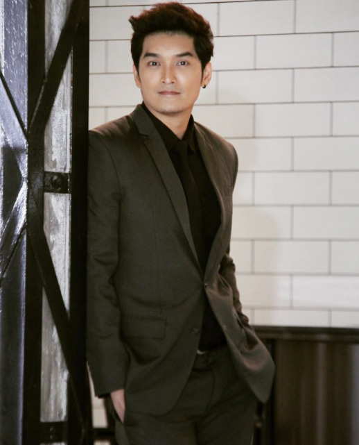 อดีตนักแสดง