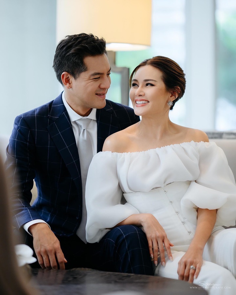 หญิง รฐา