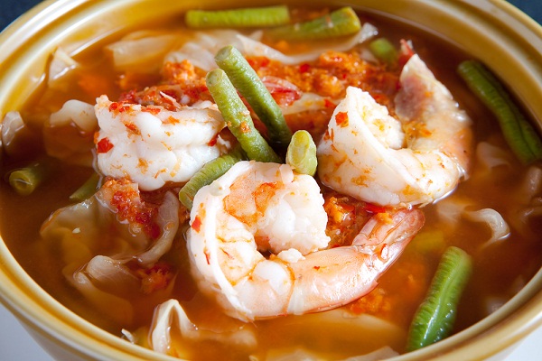 แกงส้มผักรวมกุ้งสด